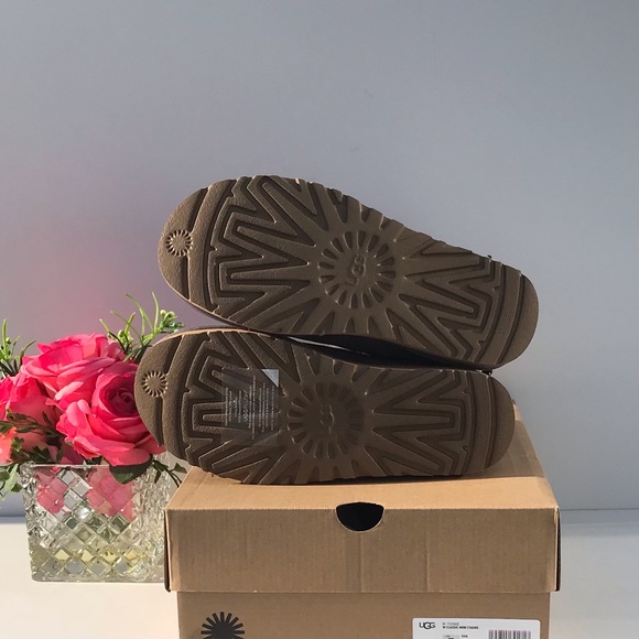 UGG Classic Mini Chains - Picture 5 of 10